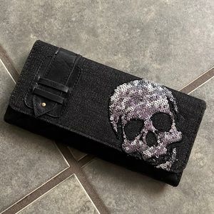NEW Never used Loungefly Clutch Pocketbook Wallet Skull goth